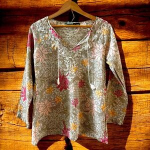 EDDIE BAUER Women’s Flowing Flowered Top Size M